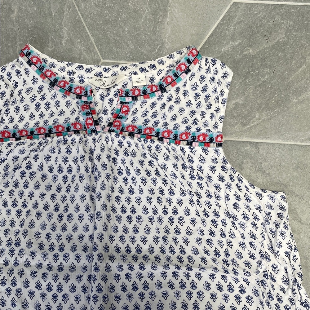 Caffé Marrakesh Boho Sleeveless Top – Blue & White Print | Floral Trim | Size 1X